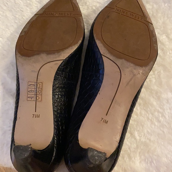 Black Heels - Picture 4 of 4